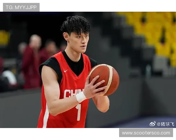 篮网训练师晒与曾凡博合照并留言催其前往布鲁克林处理事务